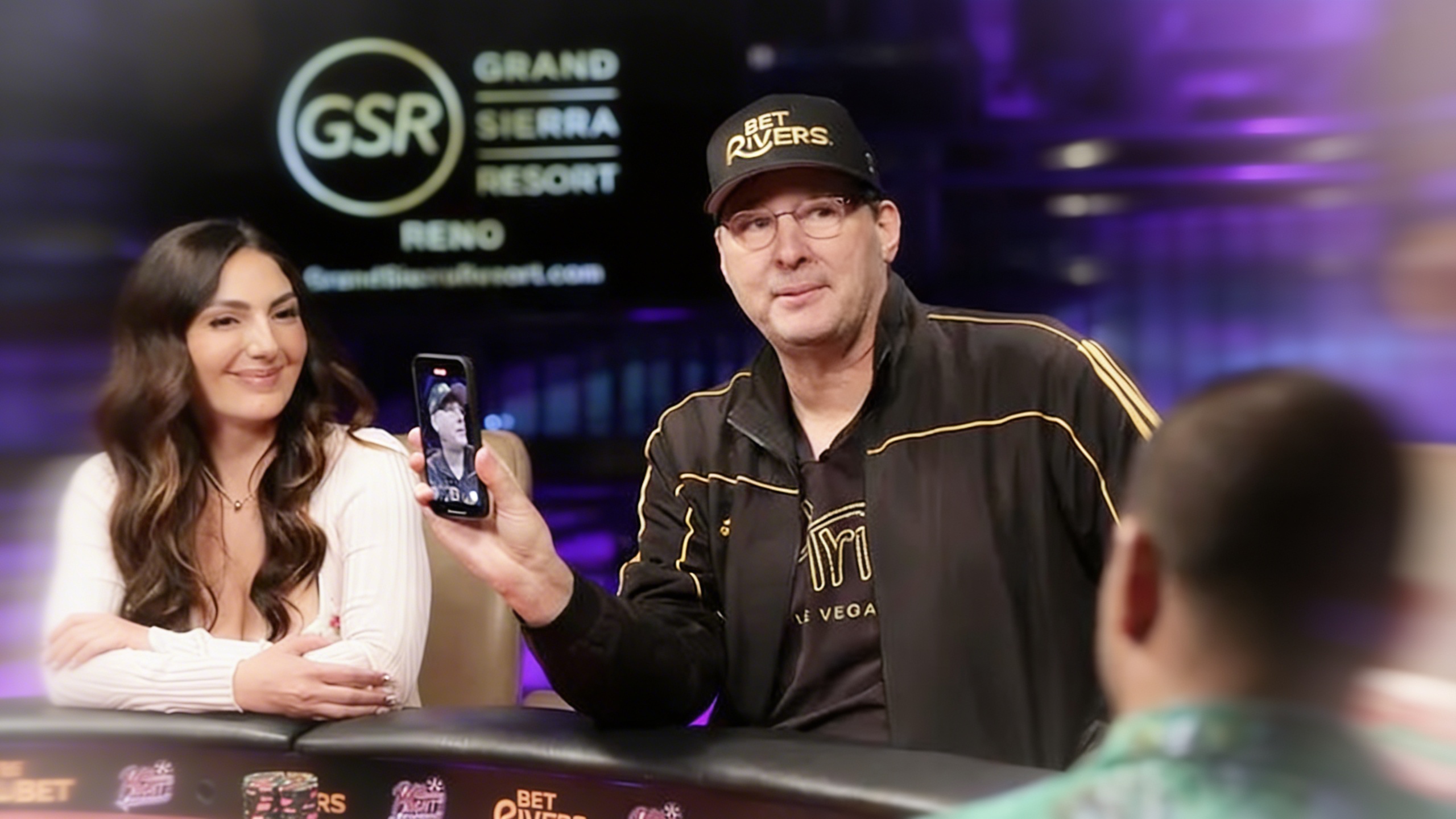 Phil Hellmuth Slow-Rolled in High-Profile Home Game