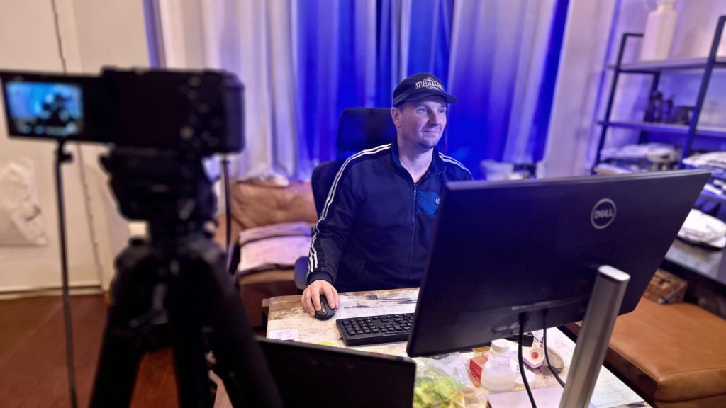 Phil Hellmuth May Repeat Aggressive Play in Upcoming Streamed Poker Session