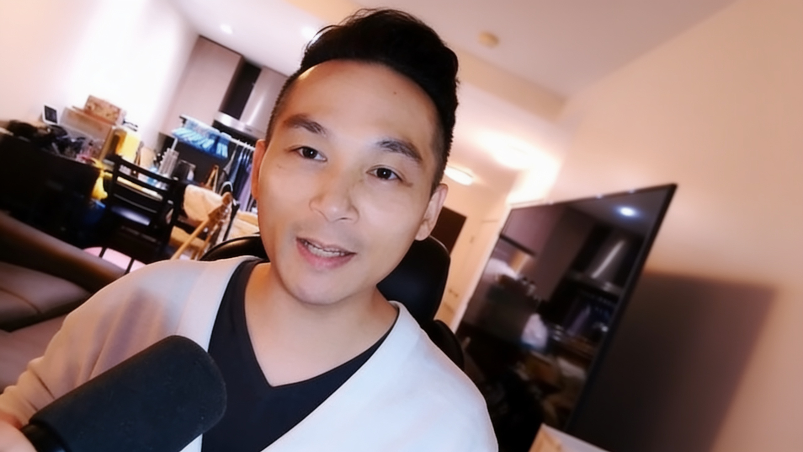 Poker Vlogger Discusses Realities of Earning from YouTube Channel