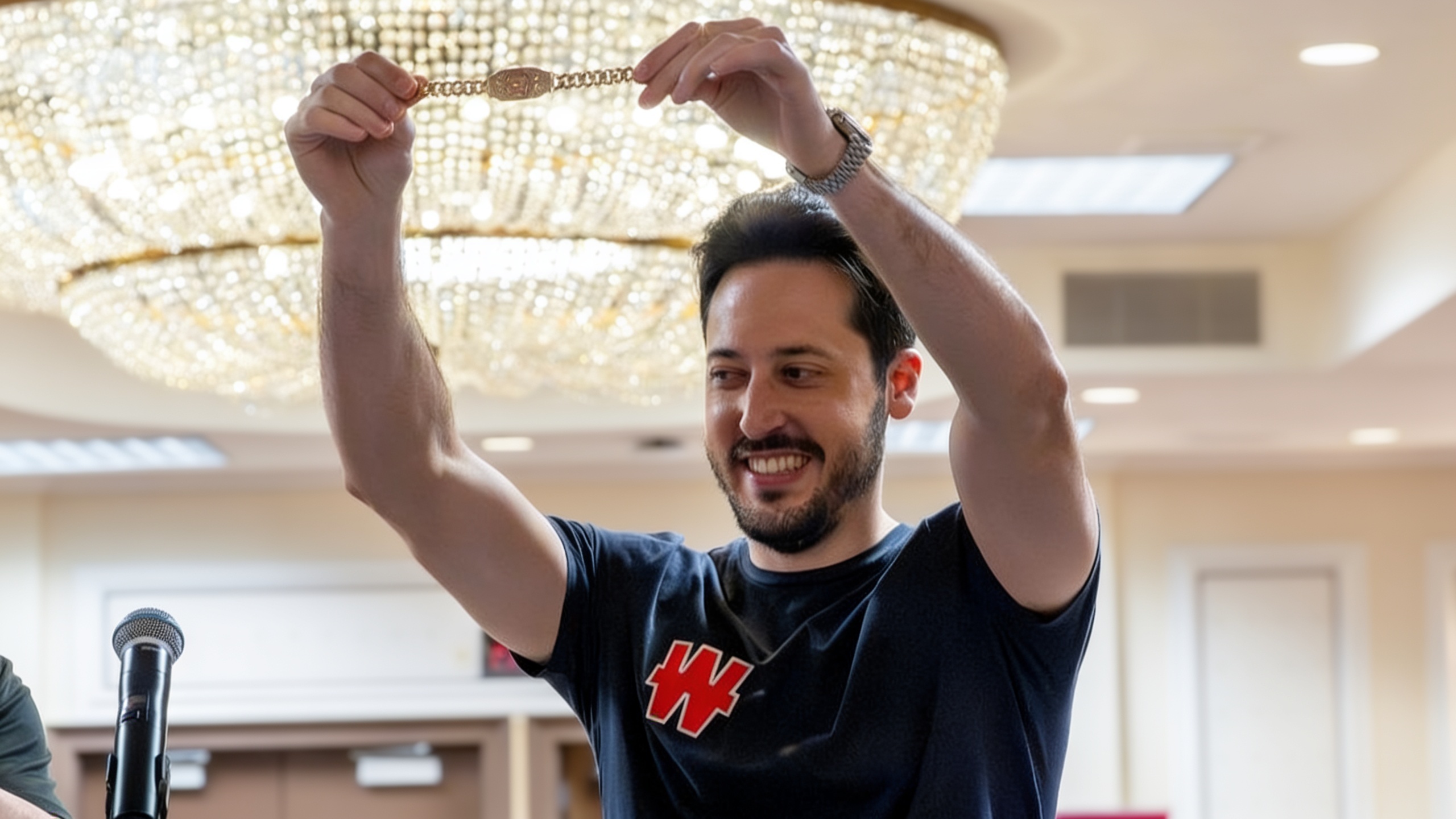 Adrian Mateos Recognized at WSOP After Securing Sixth Bracelet